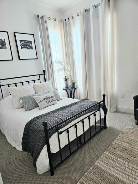 2nd BR 10 x 12 - 8536 Aspect Dr