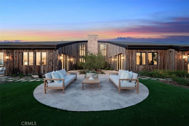 Building Photo - 3121 Old Topanga Canyon Rd