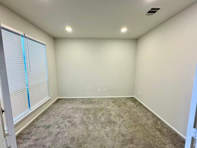 Building Photo - 10503 Shining Dawn Wy
