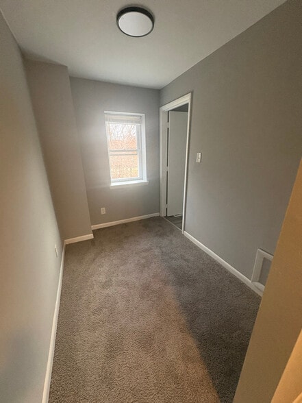 Building Photo - 1520 Argyle Ave