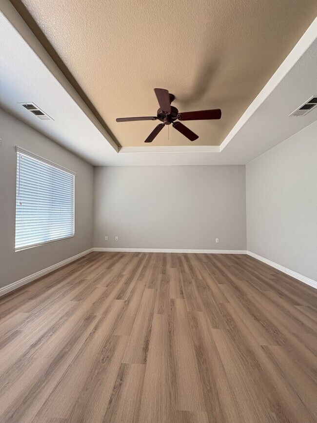 Building Photo - 4 Bed 3 Bath Home for Rent in Murrieta