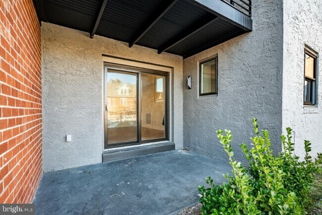 Building Photo - 530 Washington Ave