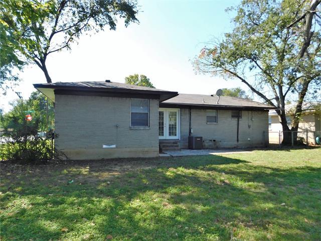 Building Photo - 929 Manhattan Dr