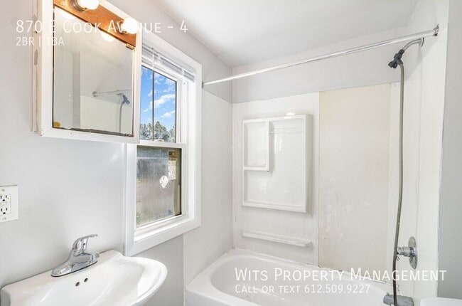 Building Photo - 870 Cook Ave E