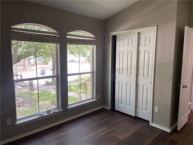 Building Photo - 1513 Big Bend Dr