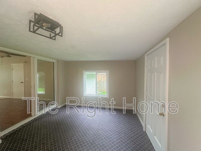 Building Photo - 6424 N 68th St