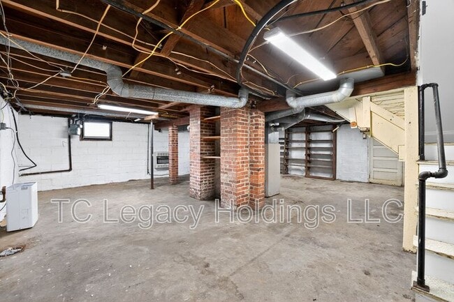 Building Photo - 316 Harrison St