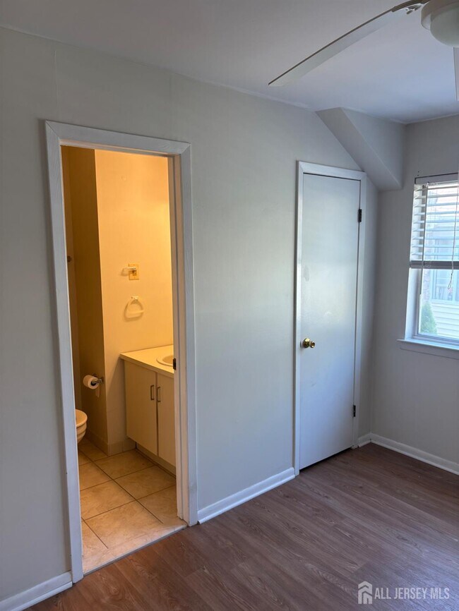 Building Photo - 1112 Schmidt Ln