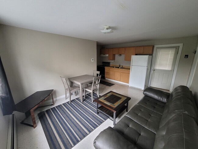 Building Photo - 93 Market St