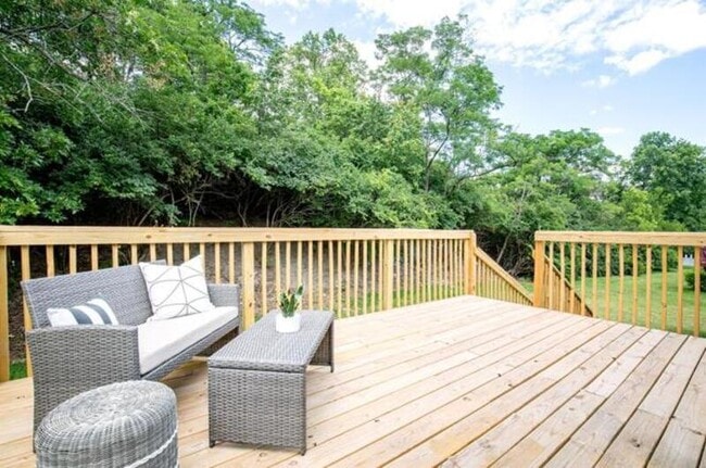 Building Photo - 810 Clearfield Ln
