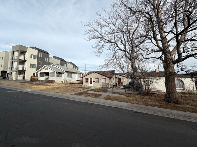Building Photo - 1266 Osceola St
