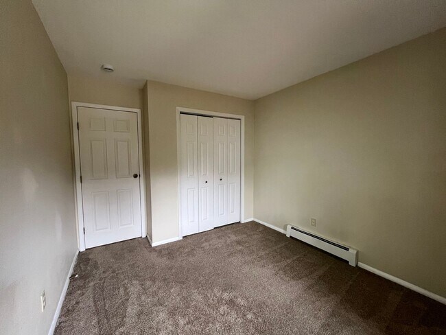 Building Photo - Bright 3BR Condo in Central Fort Collins with Parking| $300 Off First Month