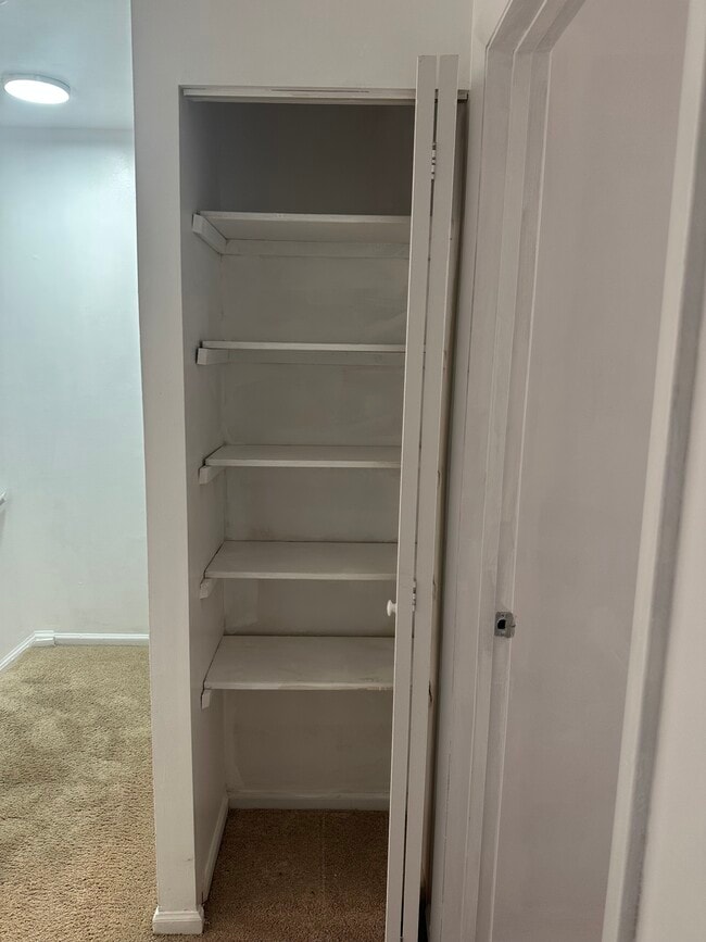 Building Photo - 6913 Woodstream Ln