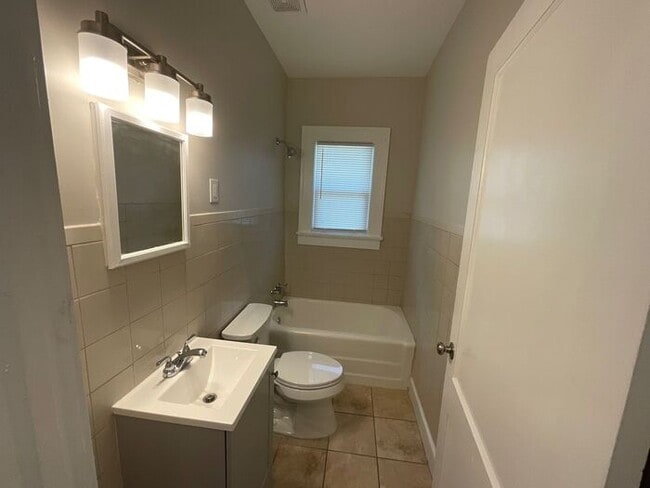 Building Photo - **Bright & Stylish 2 Bedroom Atlanta Home ...