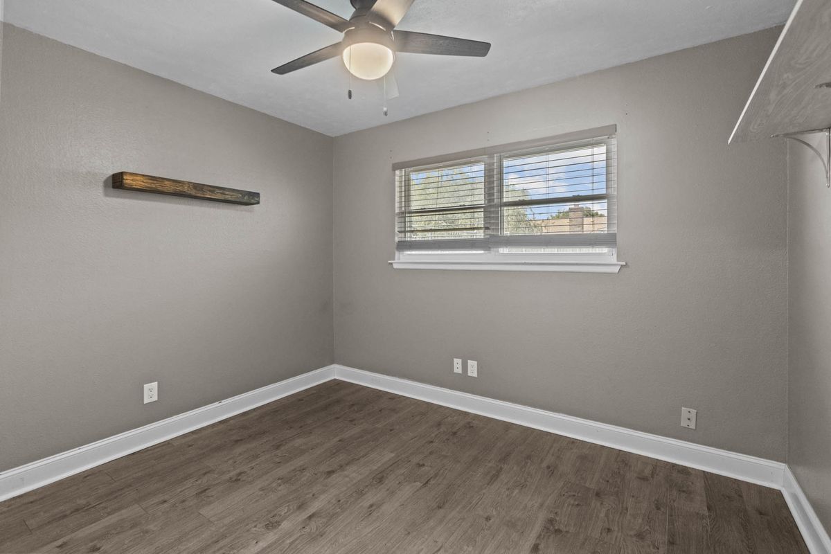 Building Photo - 5116 Canadian Ave