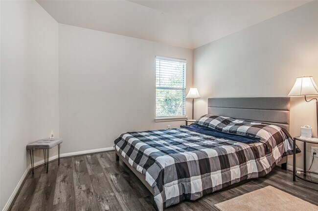 Building Photo - 16418 Pademelon Dr
