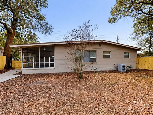 Building Photo - 2917 Cesery Blvd