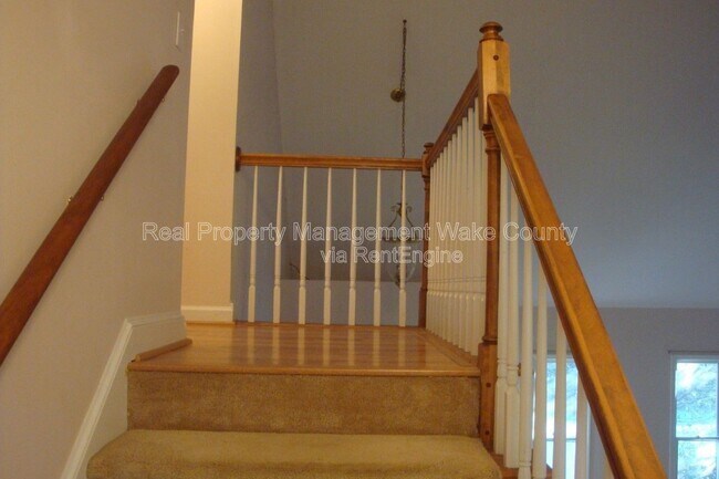 Building Photo - 2912 Isabella Dr