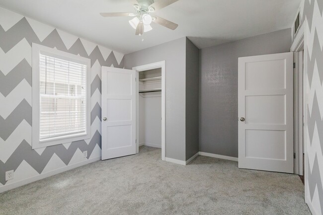 Building Photo - Adorable 2 bedroom 1 bath House