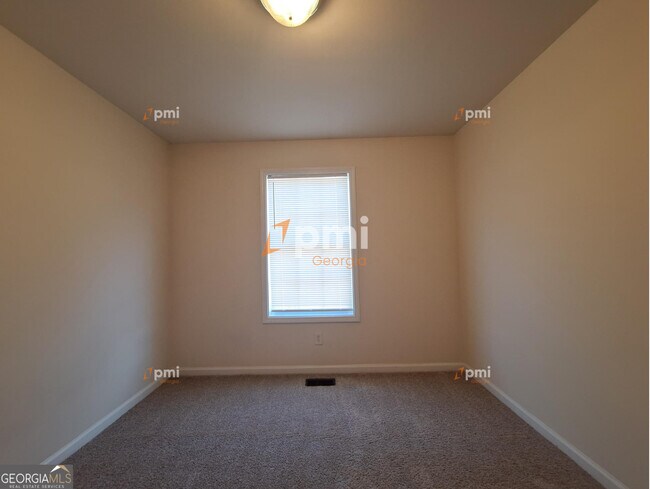 Building Photo - 6651 Breckenridge Dr
