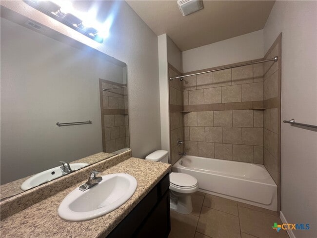 Building Photo - 1401 Loyal Ln