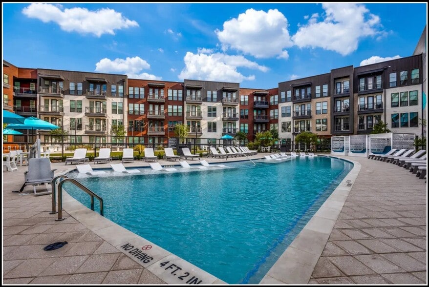 Building Photo - 2901 Lady Bettye Dr