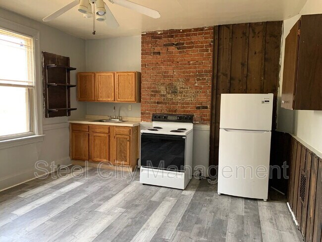 Building Photo - 810 Wood St