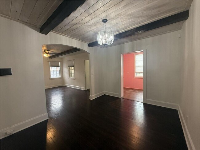 Building Photo - 1625 Wilson Ave