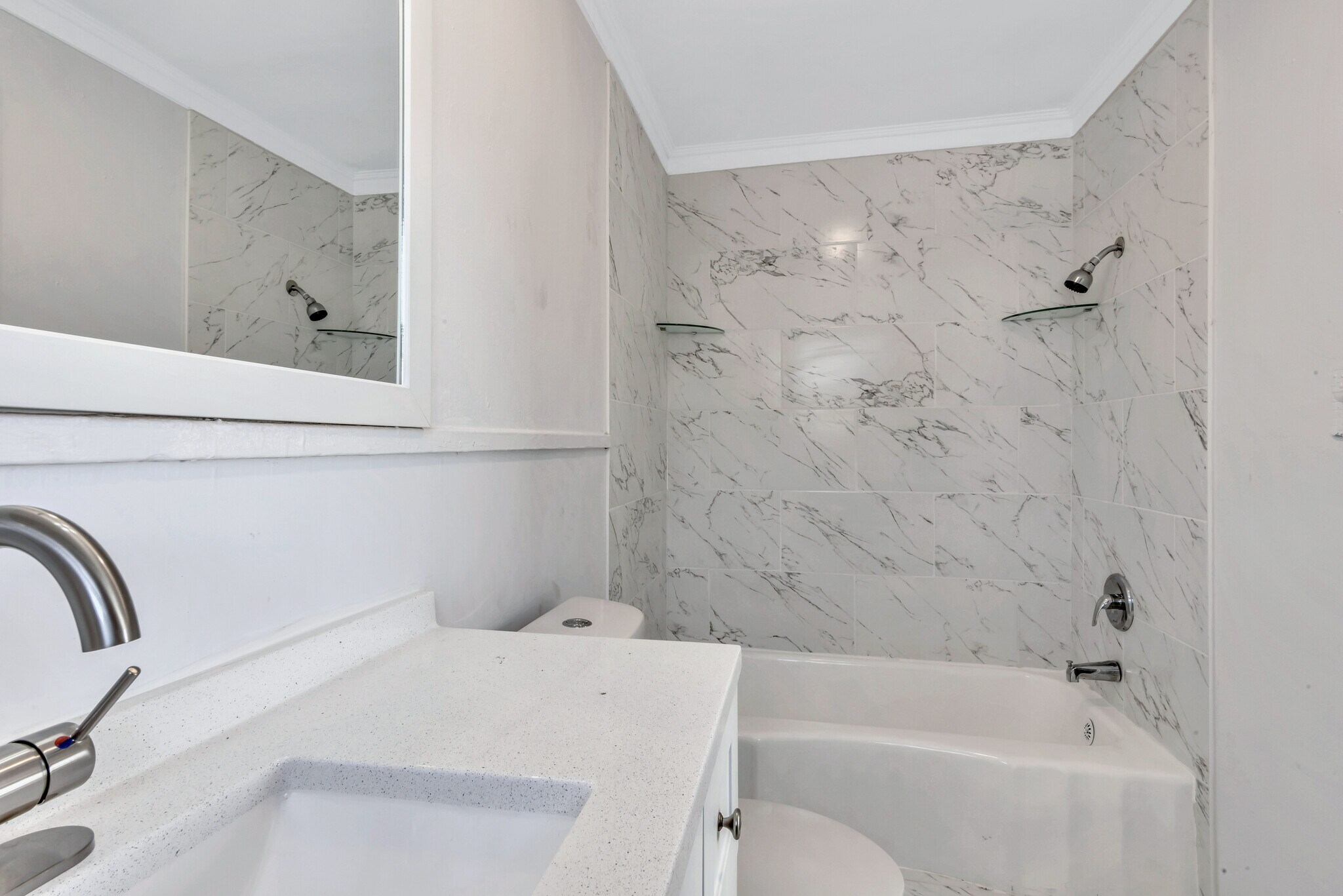 Building Photo - 305 N Robinson St