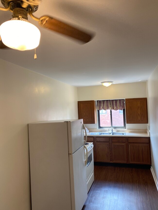 Building Photo - 104 Lewiston Rd