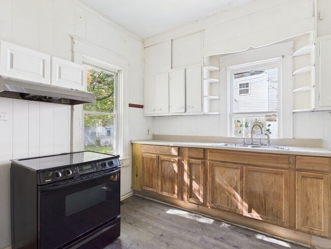 Building Photo - 2408 Concord Ave