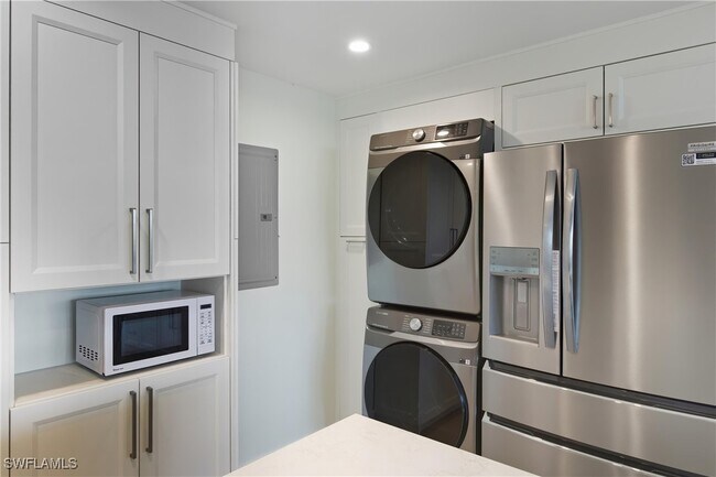 Building Photo - 2316 Gulf Shore Blvd N