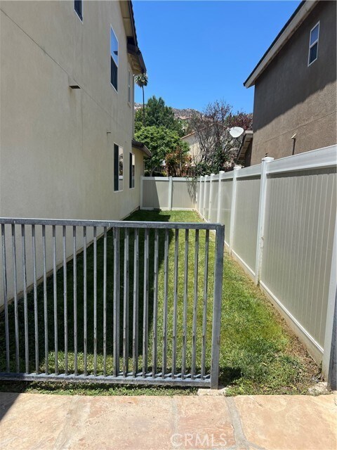 Building Photo - 12080 Scenic View Terrace