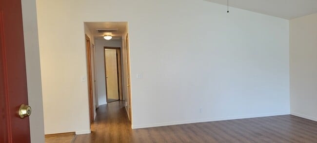 Building Photo - 2210 SW Bridge St