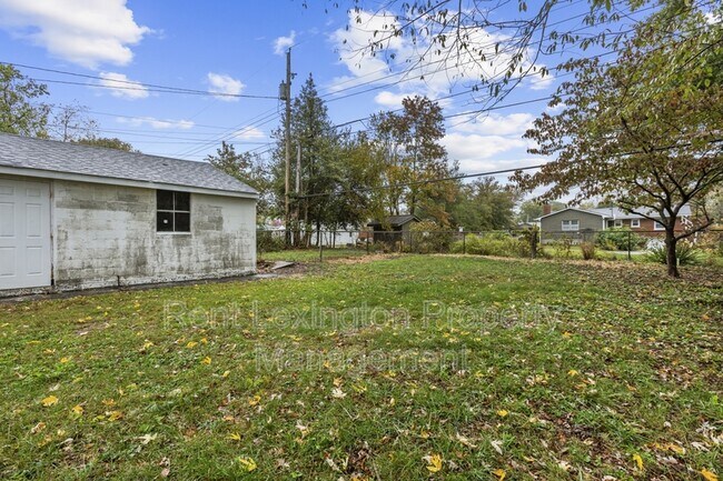 Building Photo - 265 Zandale Dr