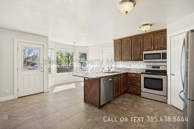 Building Photo - 13863 Kessler Peak Dr