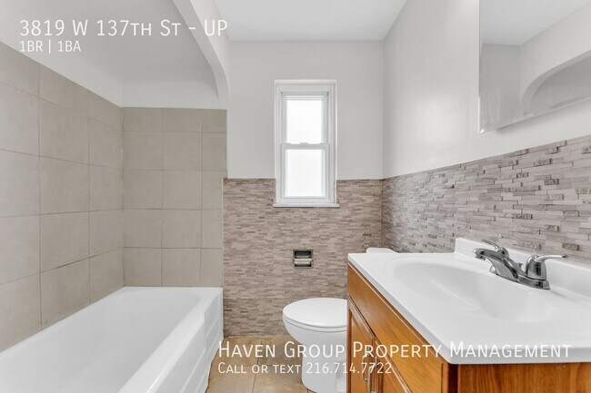 Building Photo - 3819 W 137th St