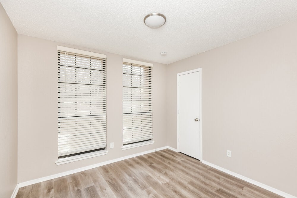 Building Photo - 125 Camelot Dr