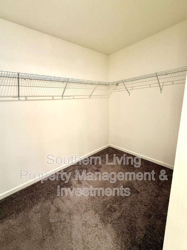 Building Photo - 4014 Beacon Ave