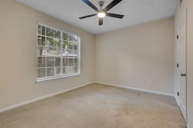Building Photo - 8301 Elm Park Dr