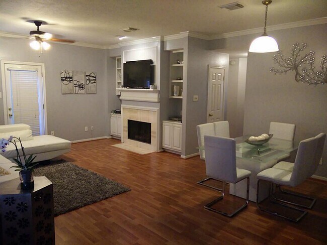 Building Photo - 1111 Peachford Ln