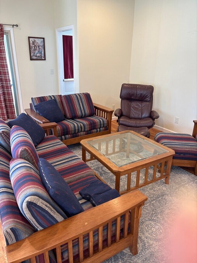 Building Photo - Furnished Downtown Black Mountain- Top Floor Unit with Roof Top Deck!