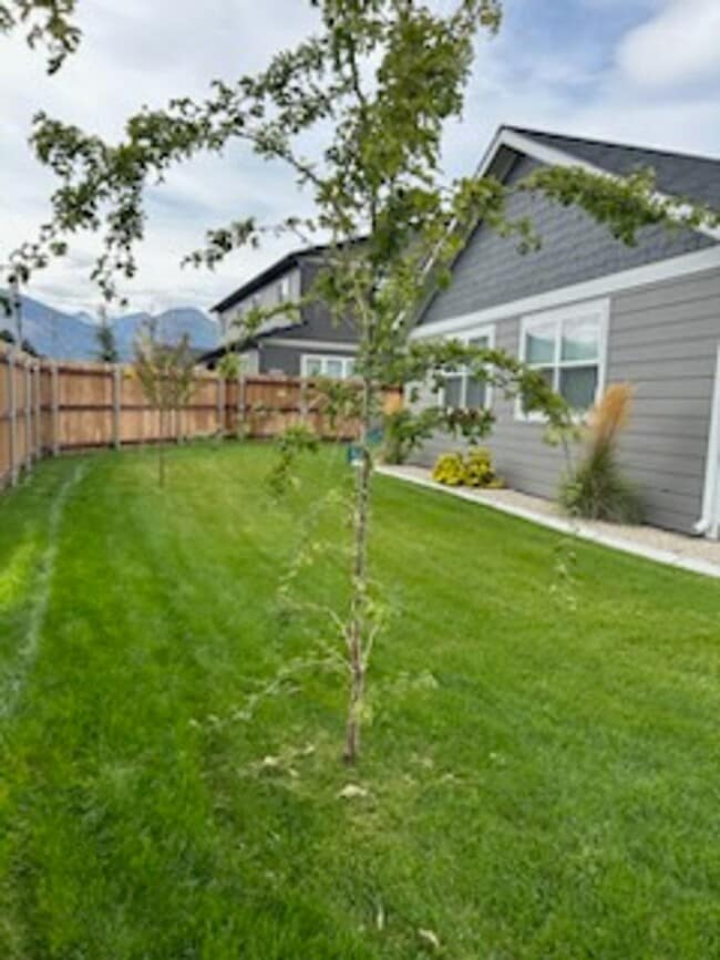 Building Photo - 3 bed/2bath Hamilton home