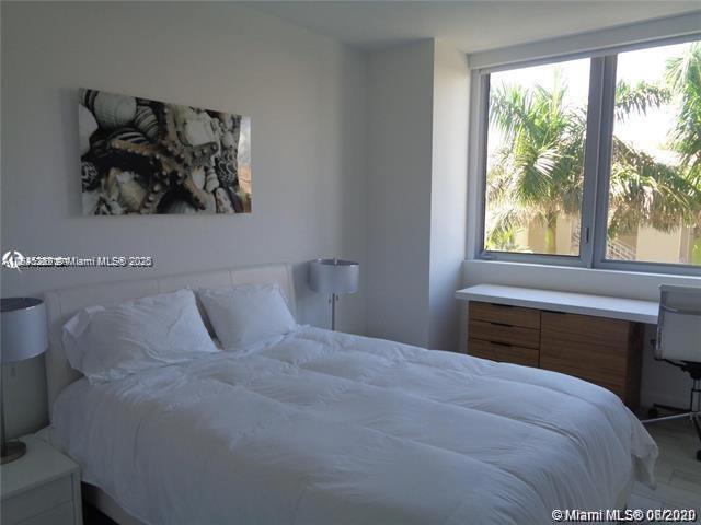Building Photo - 2600 E Hallandale Beach Blvd
