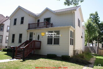 Building Photo - Upper Unit 3 bedrooms & shared garage