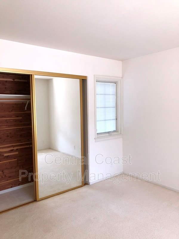 Building Photo - 2884 Sloat Rd