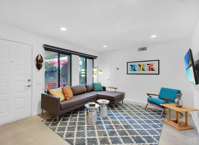 Building Photo - Stylish Ground-Floor Condo in Gated Palm Springs Community