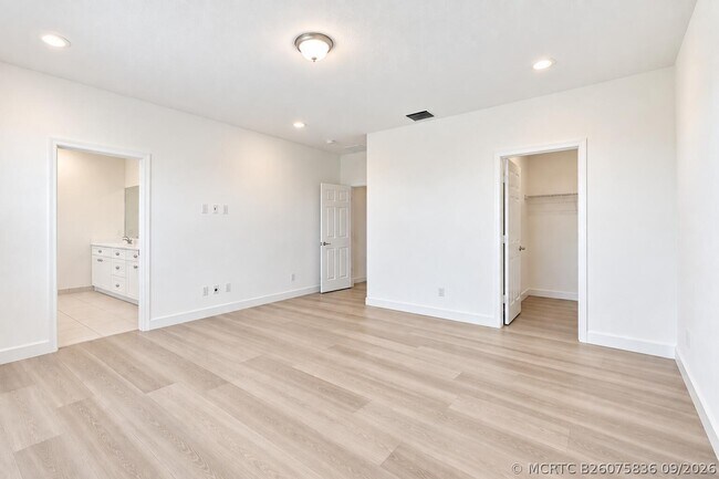 Building Photo - 4763 Saddle Ranch Rd
