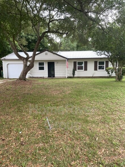 Primary Photo - 23 Miller St