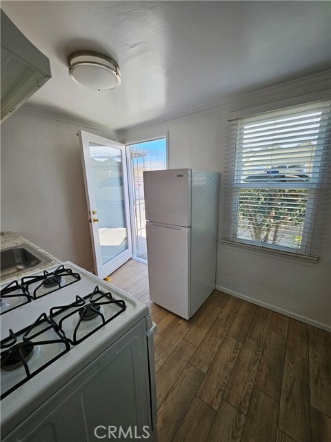 Building Photo - 14914 Denker Ave